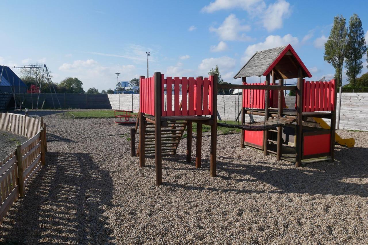 Camping Sainte Mere Eglise Luaran gambar